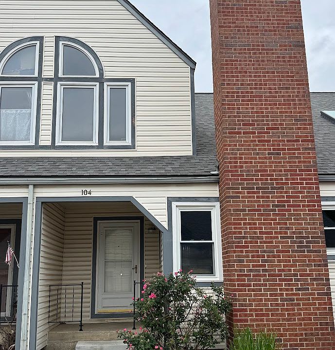 1st image of 1620 S Longford Ln APT 104