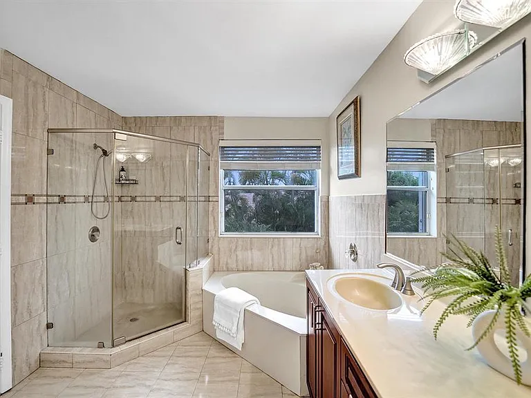15241 SW 51st St — Photo 5