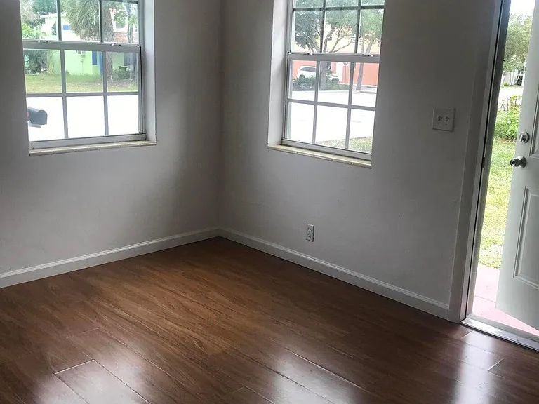 1307 Lucerne Ave #1 — Photo 3