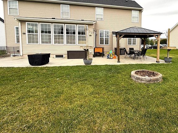4th image of 50 Paysan Ln