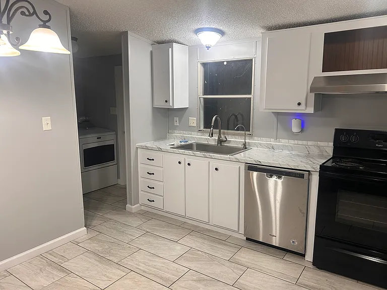 635 Raley Ct — Photo 3
