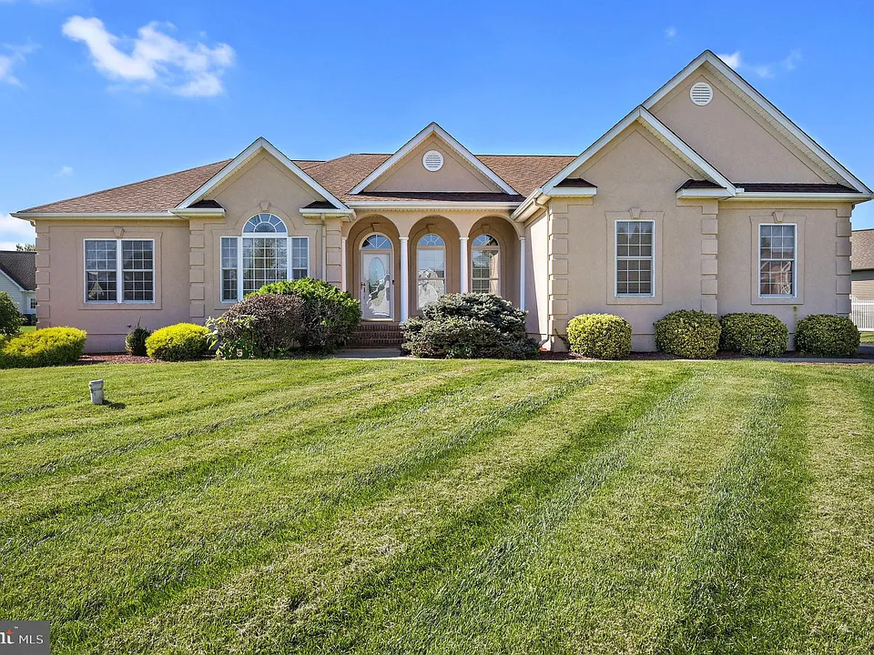 85 Redcrest Ct