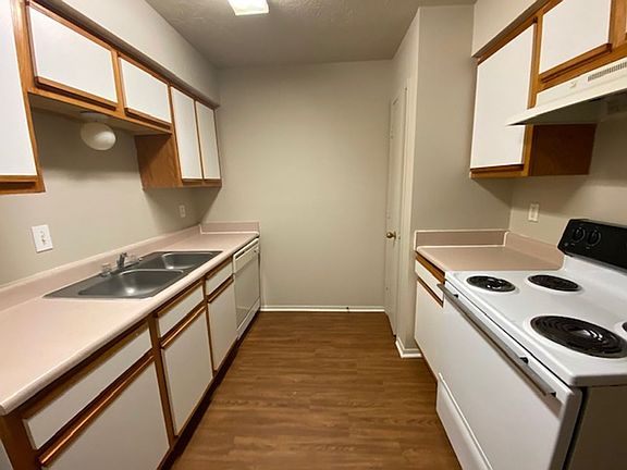 5th image of 2526 Dartmouth St #109