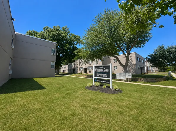 Westwood Court Apts