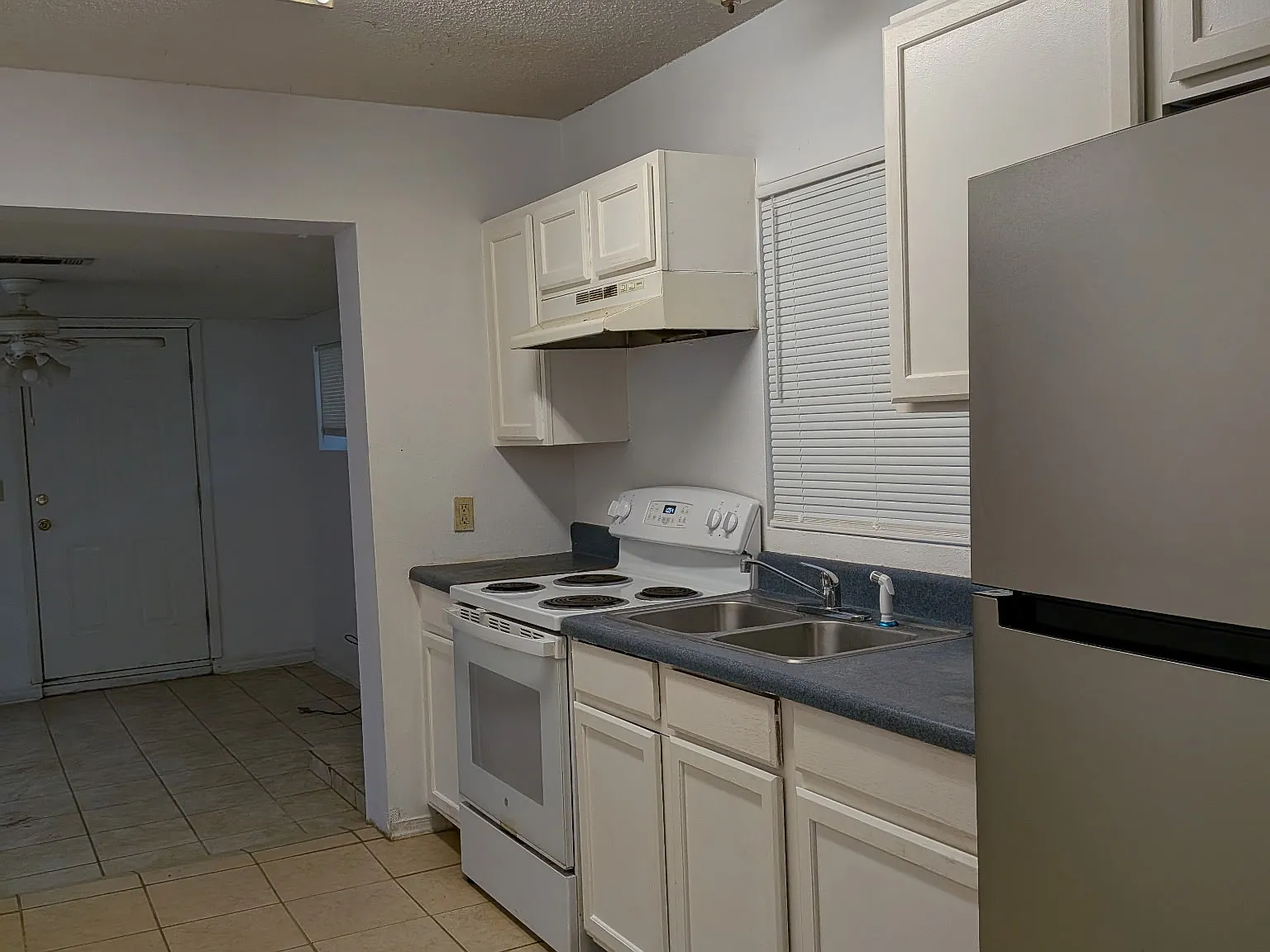 3 bed, 1569 sqft, $2,000 — Photo 2