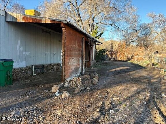 5th image of 347 Short Ave