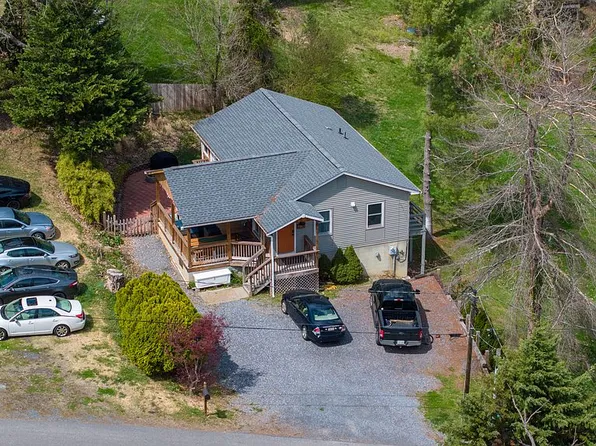 218 Senseney Ln, Lexington, VA 24450