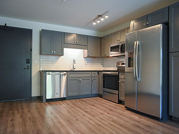 2nd image of 1901 Belcourt Ave #459