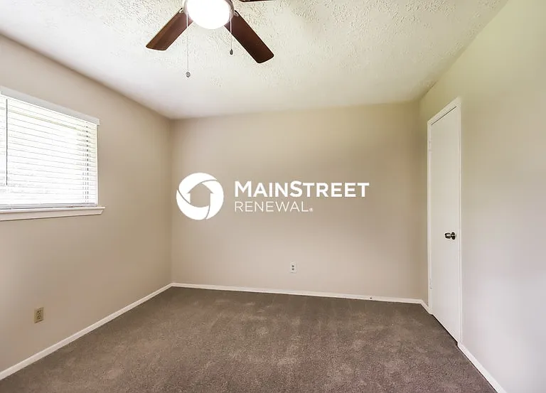 23123 Newgate Dr — Photo 9