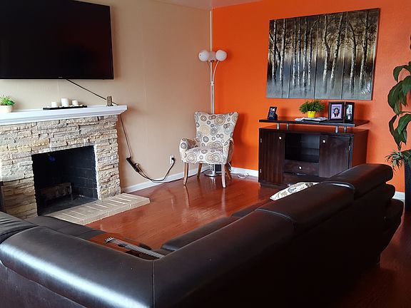 3rd image of 88 Carolyn Dr