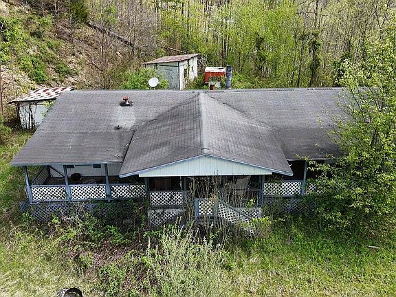 2nd image of 318 Lost Rd