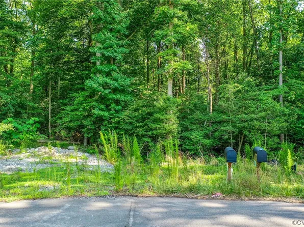Patterdale Ln, New Kent, VA 23124