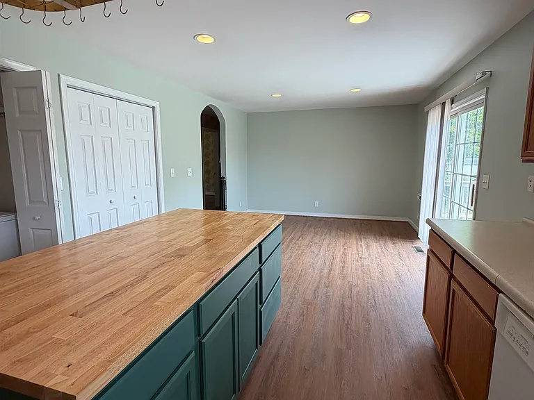 1720 Daybreak Ln — Photo 8
