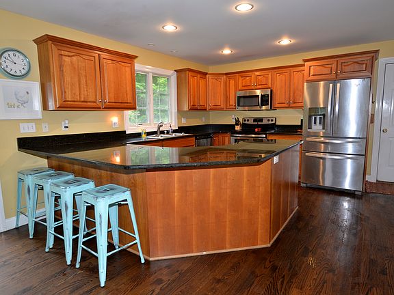 24 Brookfield Meadows