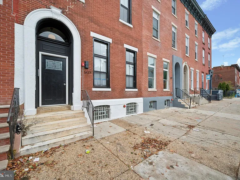 1637 W Girard Ave #1 — Photo 17
