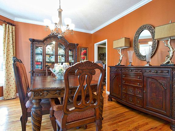5th image of 1903 Carroll Dr