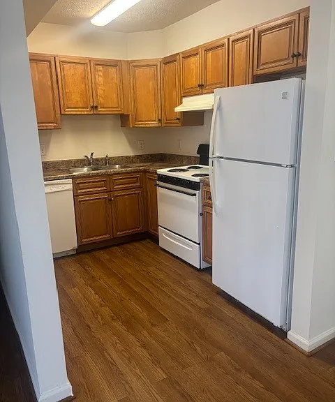 Creekside Manor — Photo 5