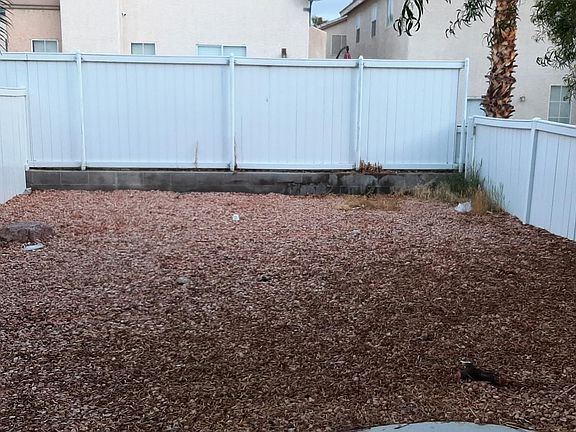4th image of 4722 English Lavender Ave