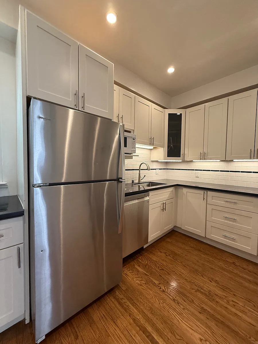 Building Photo - 959 Haight St #2