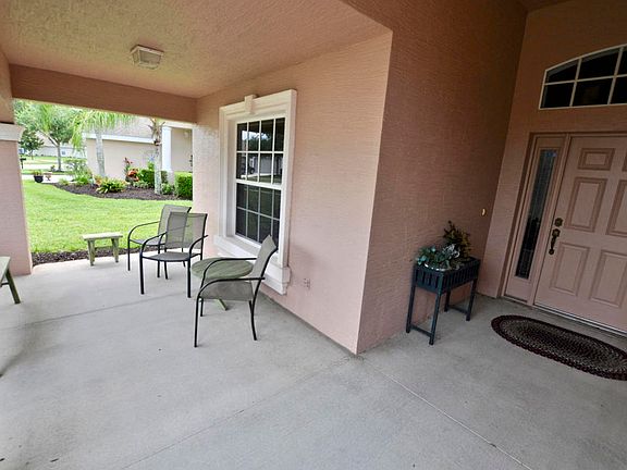 3rd image of 1446 Areca Palm Dr