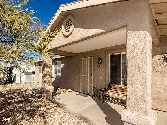 3rd image of 2201 Barranca Dr