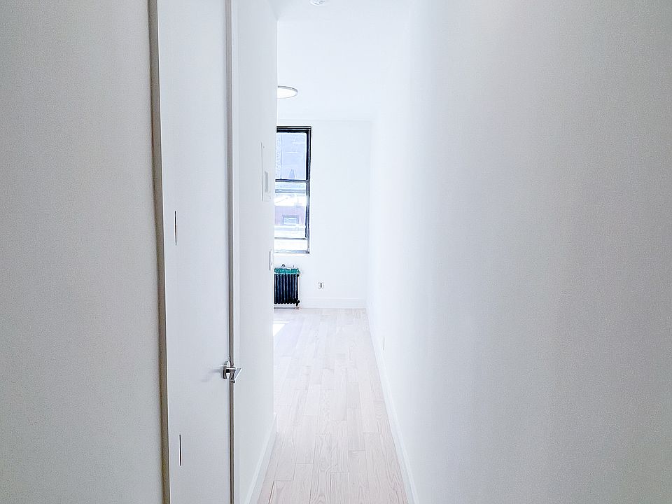 2nd image of 206 W 21st St APT A5