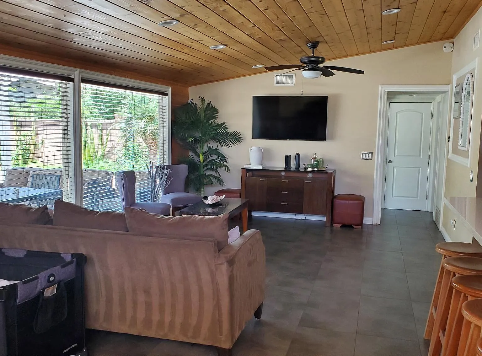 3 bed, 1238 sqft, $4,400 — Photo 4