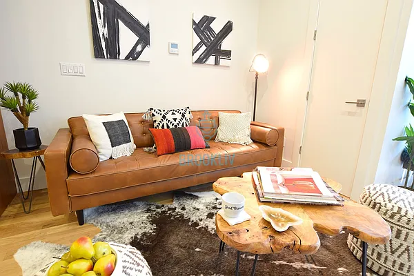 Rented by null | media 25