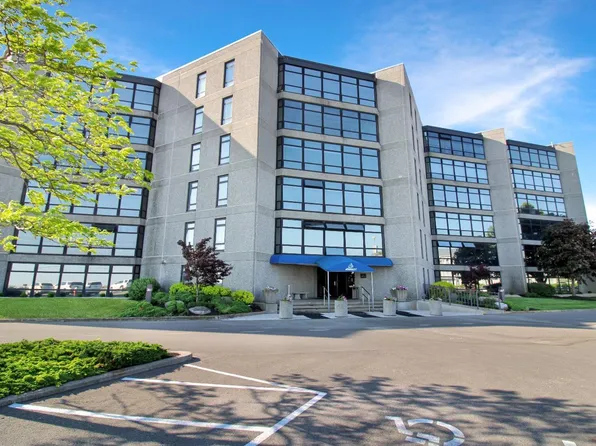 711 W Lakeshore Dr #104, Pt Clinton, OH 43452