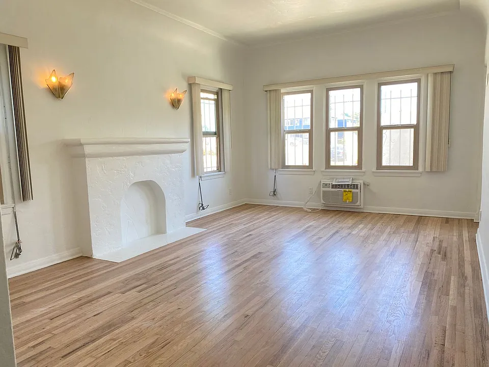 369 N Spaulding Ave