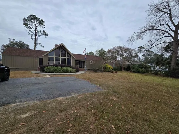 805 Par St, Douglas, GA 31533