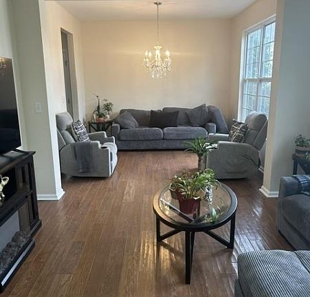 3rd image of 310 Winding Hill Dr