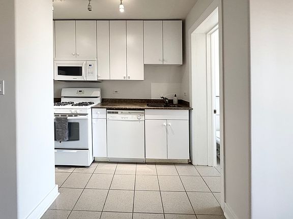 5th image of 4335 W Irving Park Rd APT 102