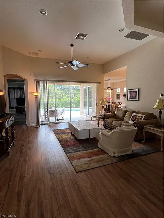 3 bed, 2.0 bath, 1939 sqft, $4,500 — Photo 3