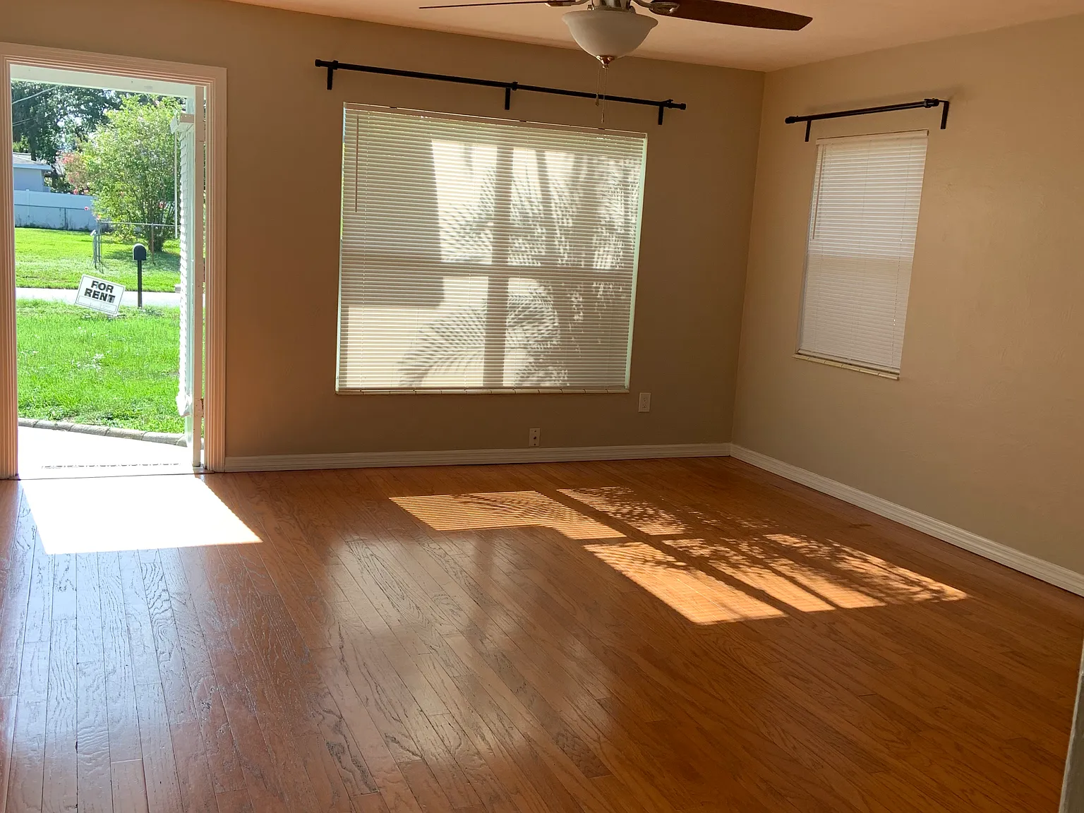 214 N Gomez Avenue — Photo 2