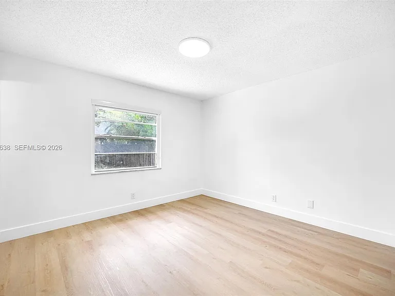 304 SW 77th Ave — Photo 32