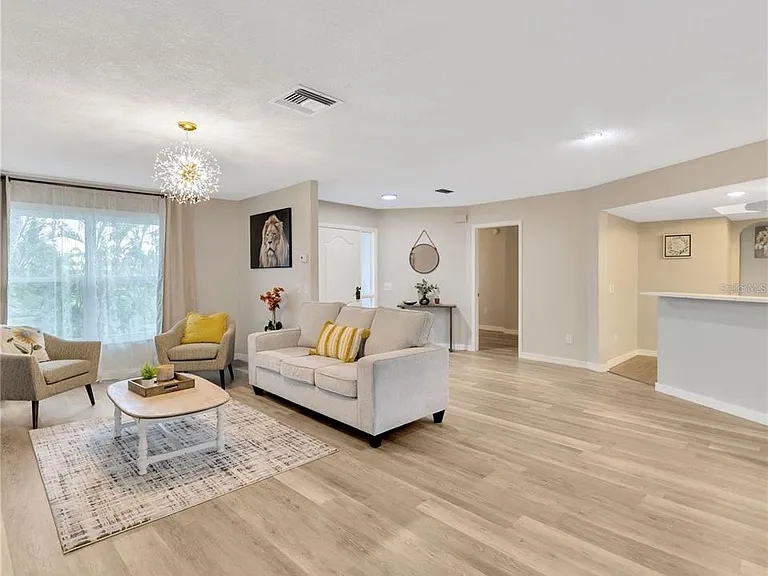 1414 Gulf Rd — Photo 2