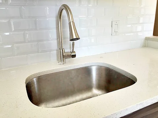 Rented by MNS | media 10