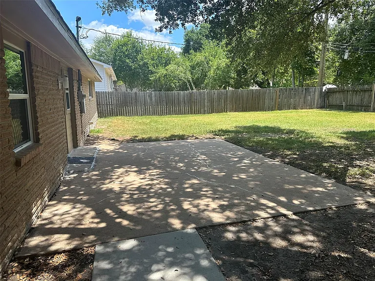 5919 Ludington Dr — Photo 18