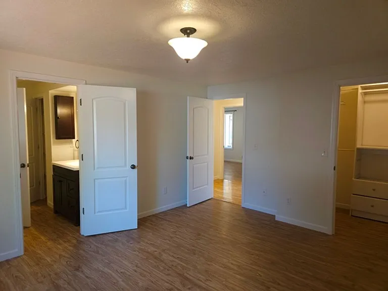 5536 Cottonwood Ct S — Photo 9