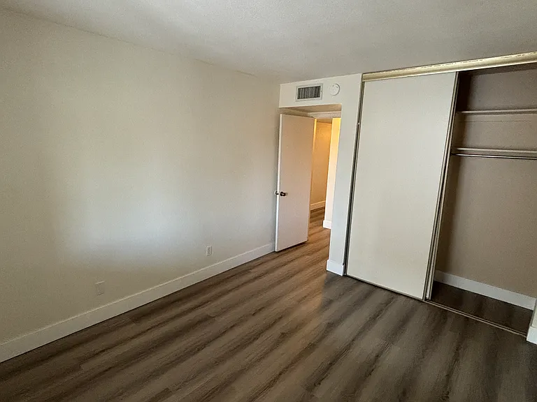 7206 N Via De Paesia — Photo 17