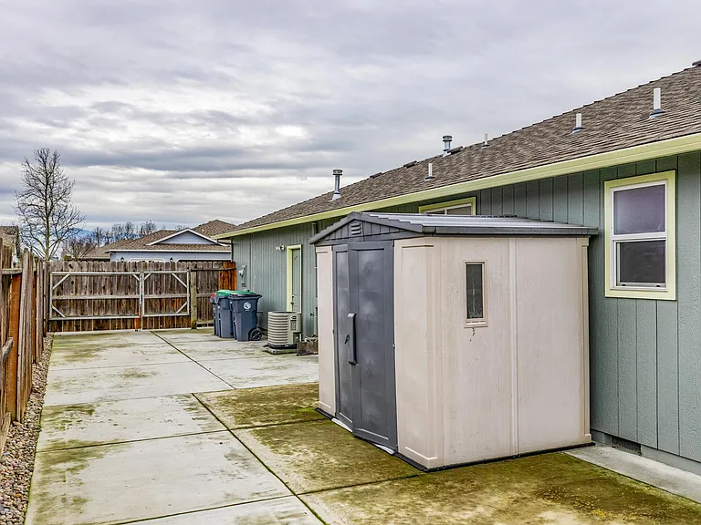 2327 Jeremy St — Photo 13