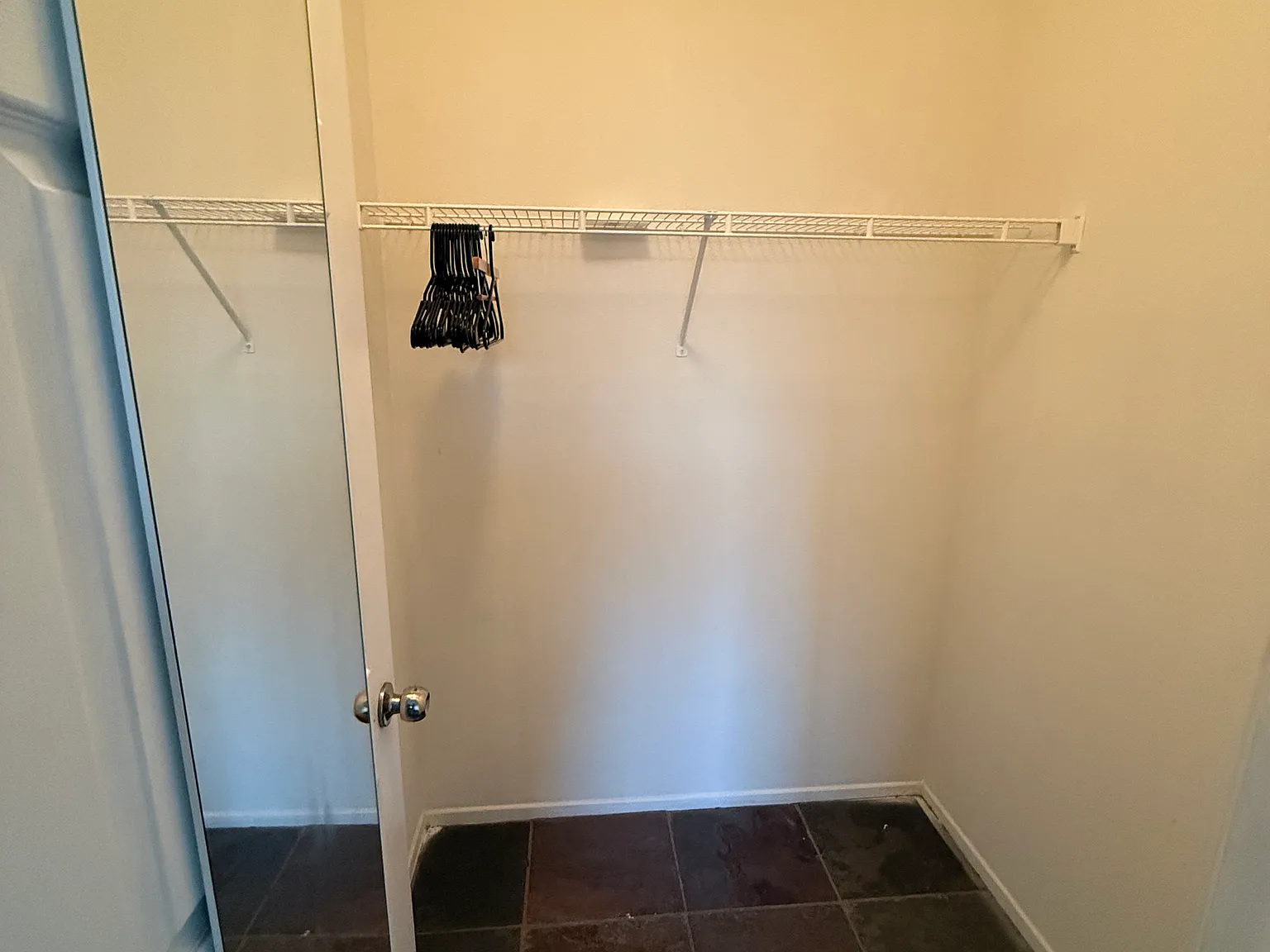 8 bed, 230 sqft, $999 — Photo 4