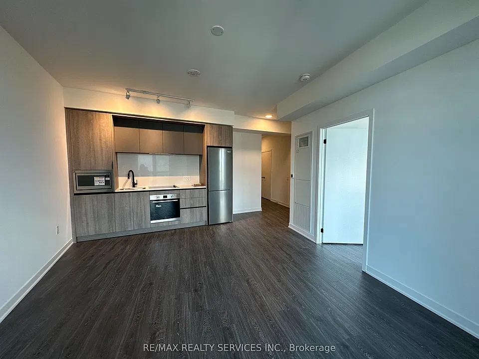 2495 Eglinton Ave W #1913