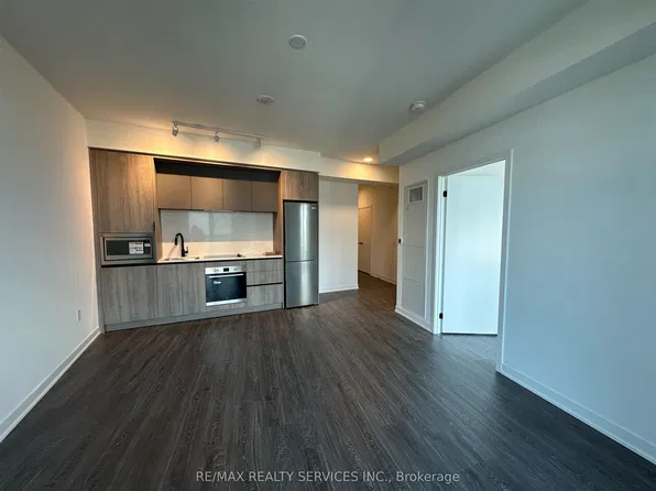 2495 Eglinton Ave W, Mississauga, ON