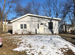 1604 S Roosevelt Ave, Bloomington, IL