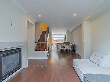 2037 Queensborough Gate — Photo 11