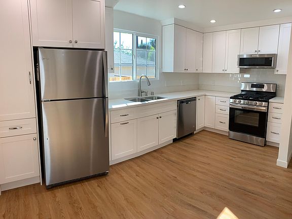5th image of 867 N El Molino Ave