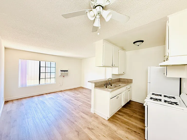 7423 N Lankershim Blvd #38 — Photo 1