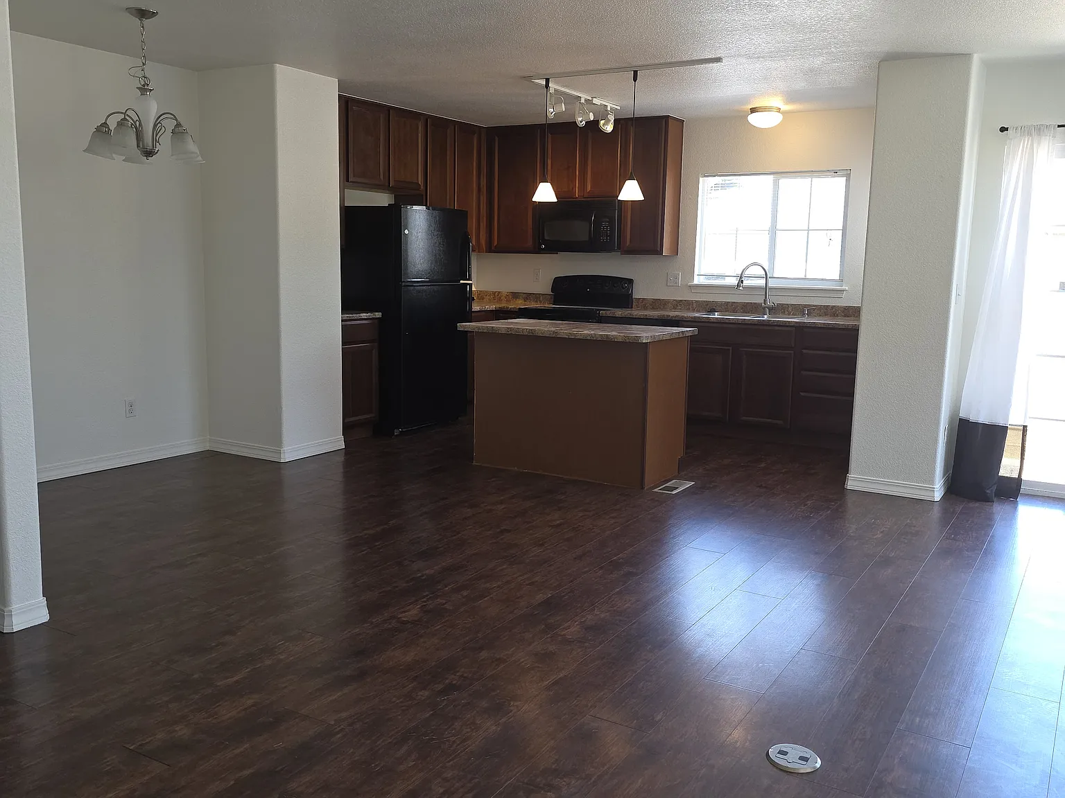 12850 Jasmine St — Photo 4
